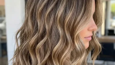 Dark Blonde and Brunette Balayage Hair Trends 2026 With Soft Waves and Natural Dimension