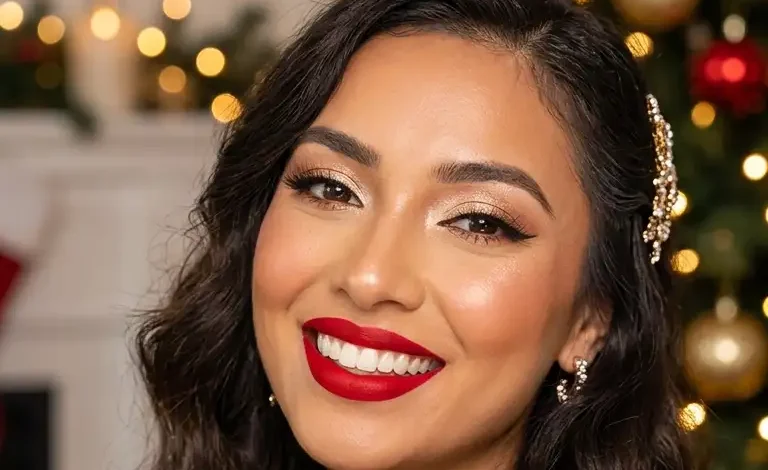 10 Red Holiday Makeup Looks for The Festive Season